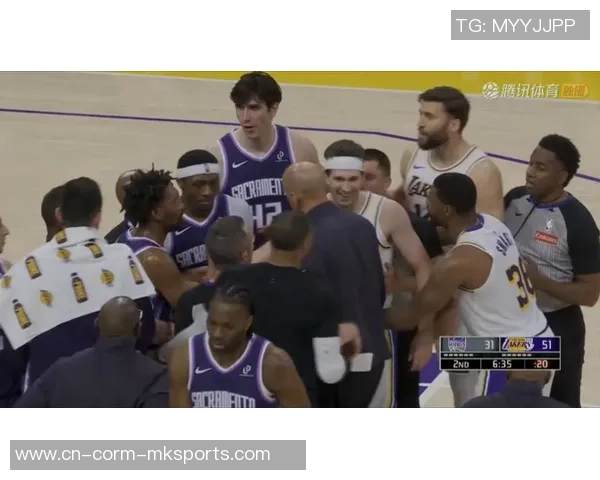 湖人狂虐雄鹿！里夫斯逆袭当大腿，克莱伯成躲藏功臣